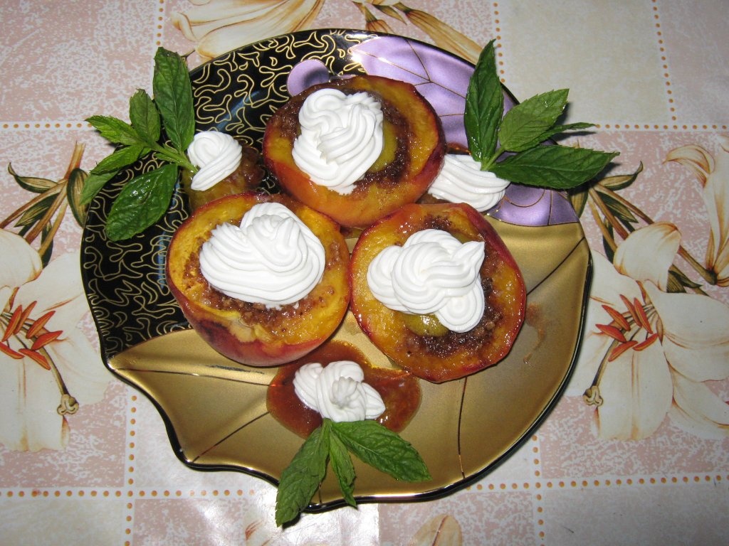 Piersici umplute la cuptor