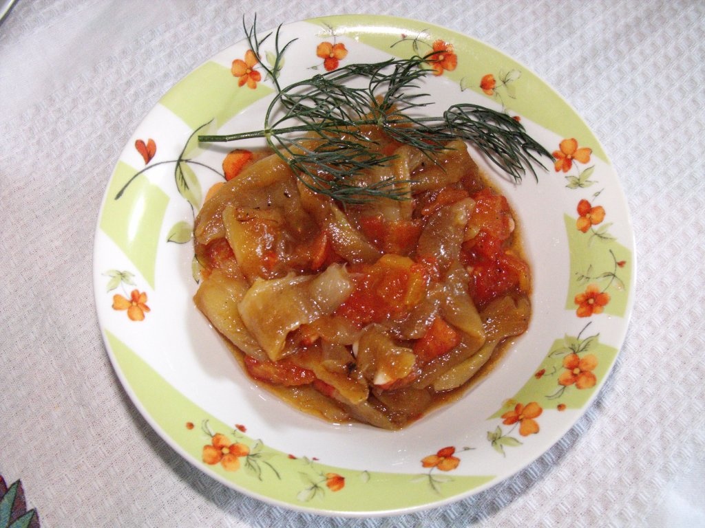 Salata de ardei copti cu rosii si usturoi