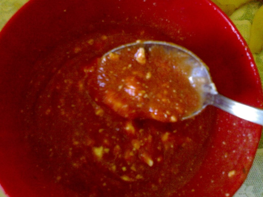 Supa de pui in suc de rosii, cu boabe de strugure verde