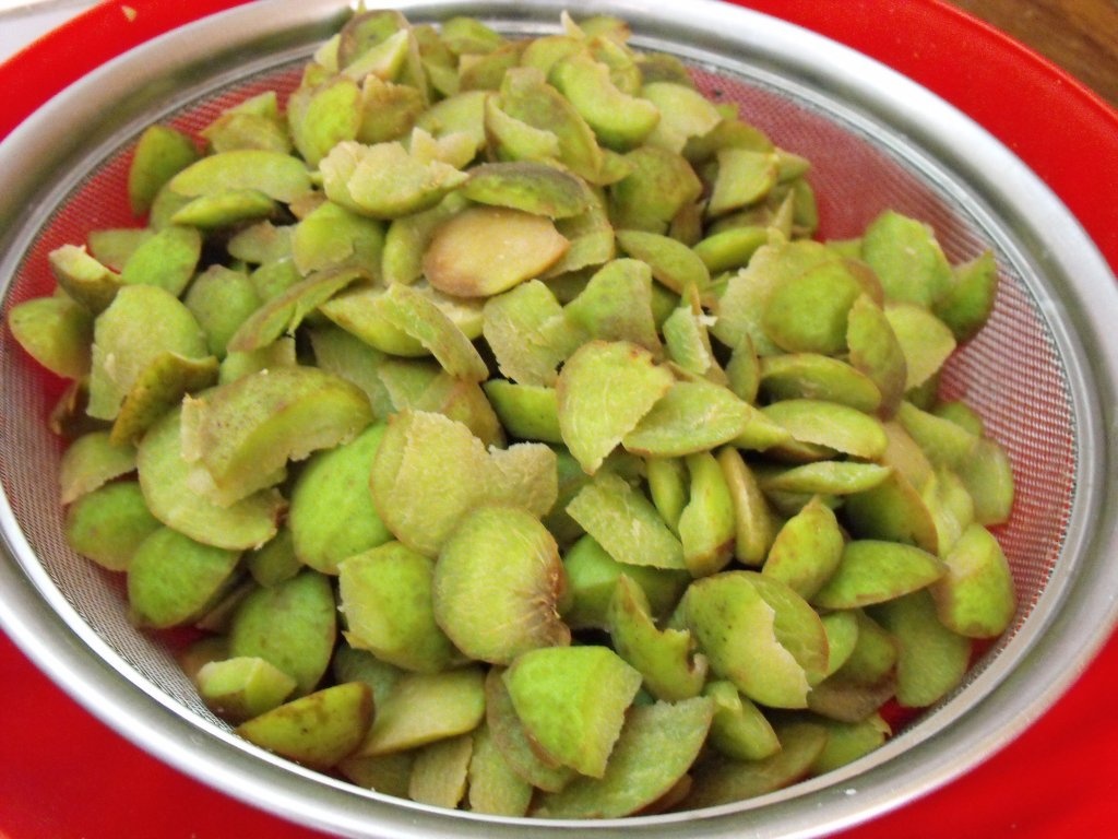 Dulceata de caise verzi