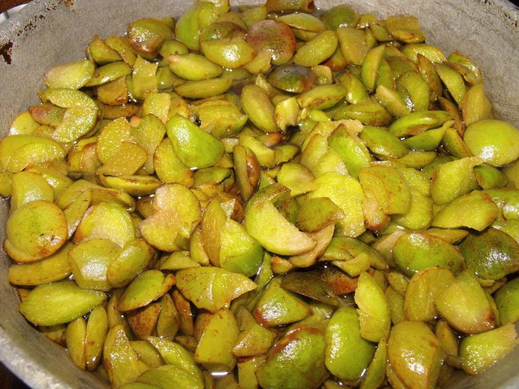 Dulceata de caise verzi