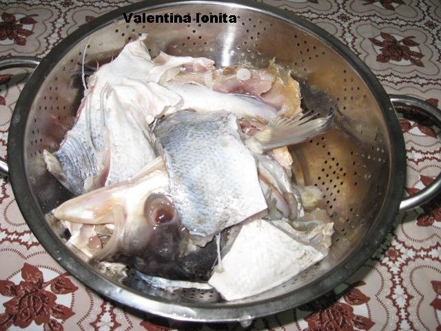 Rasol de peste uscat(sarat) cu legume si mujdei de usturoi