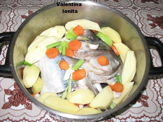 Rasol de peste uscat(sarat) cu legume si mujdei de usturoi