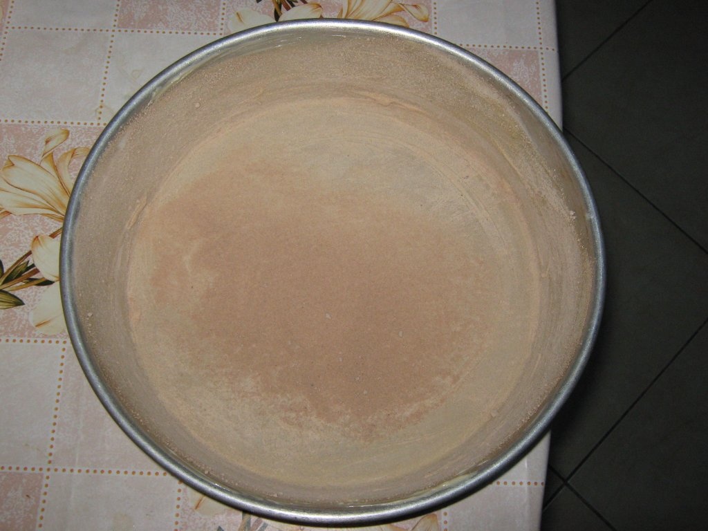 Prajitura rasturnata cu cirese si piersici