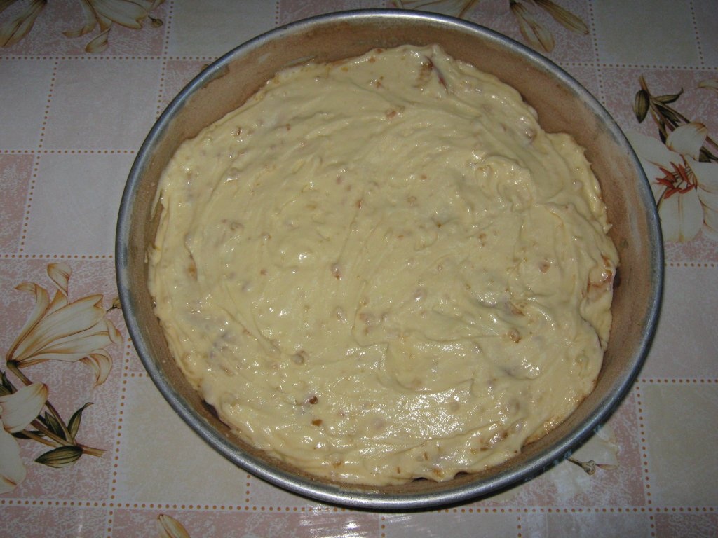 Prajitura rasturnata cu cirese si piersici