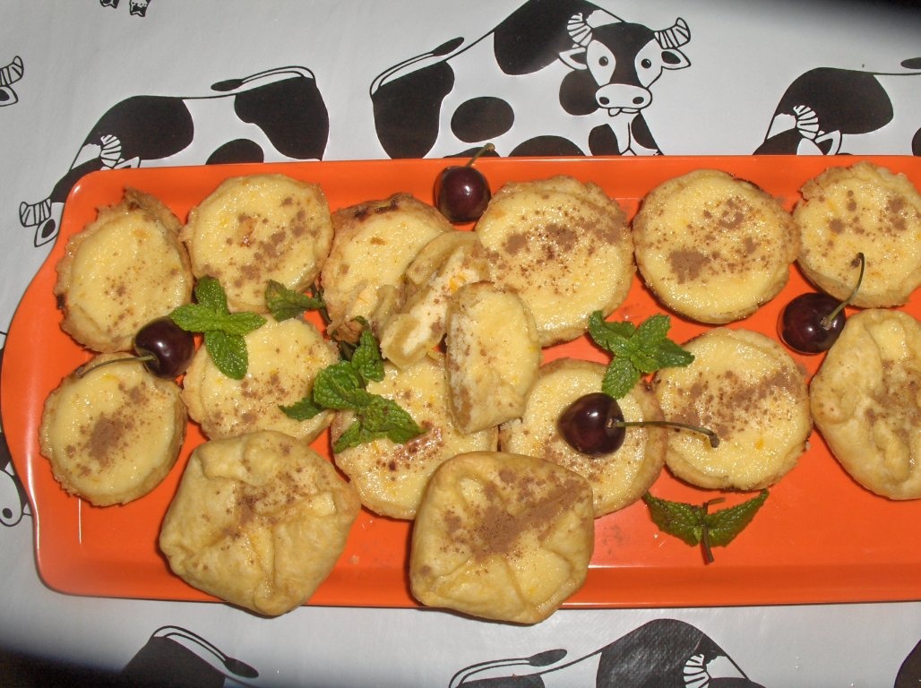 Mini tarte cu cremã de urdã si scortisoarã