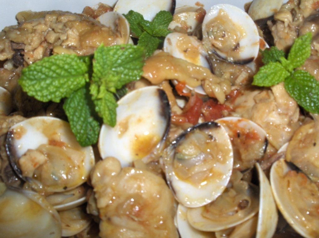 Pui  cu scoici (Frango com Amêijoas)