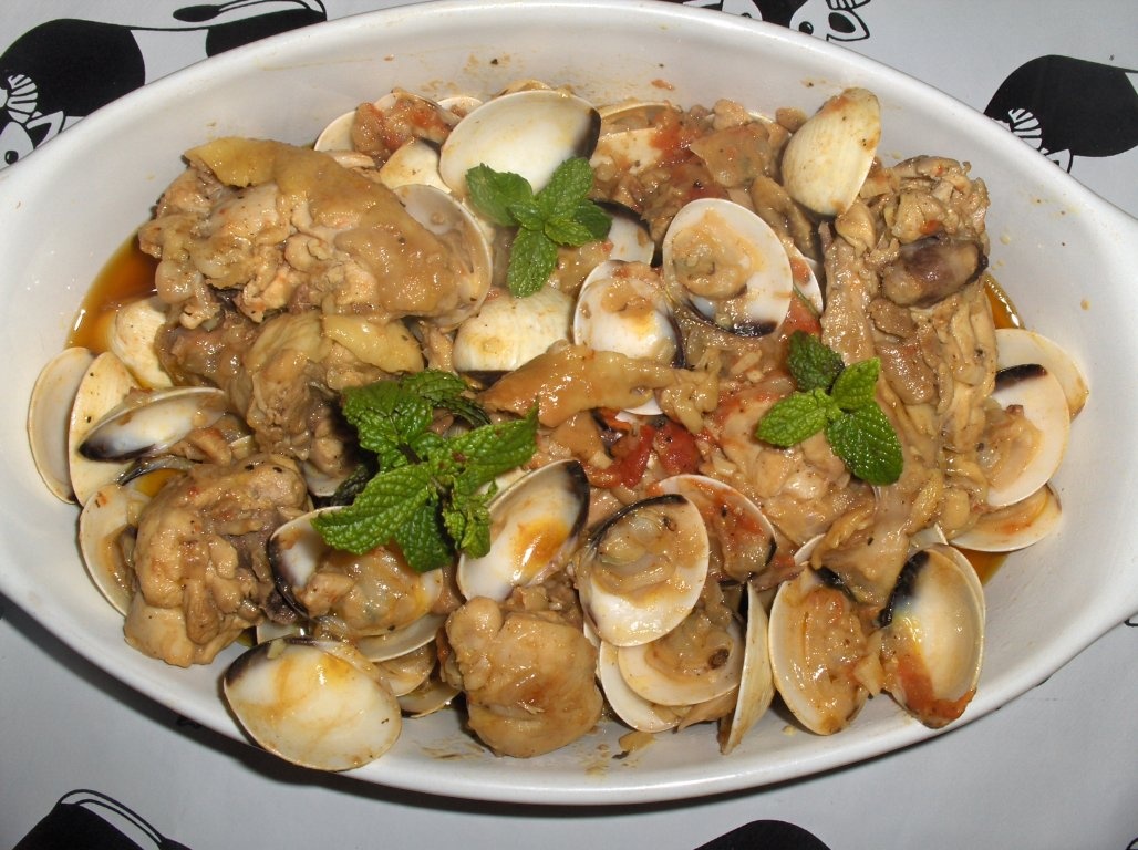 Pui  cu scoici (Frango com Amêijoas)