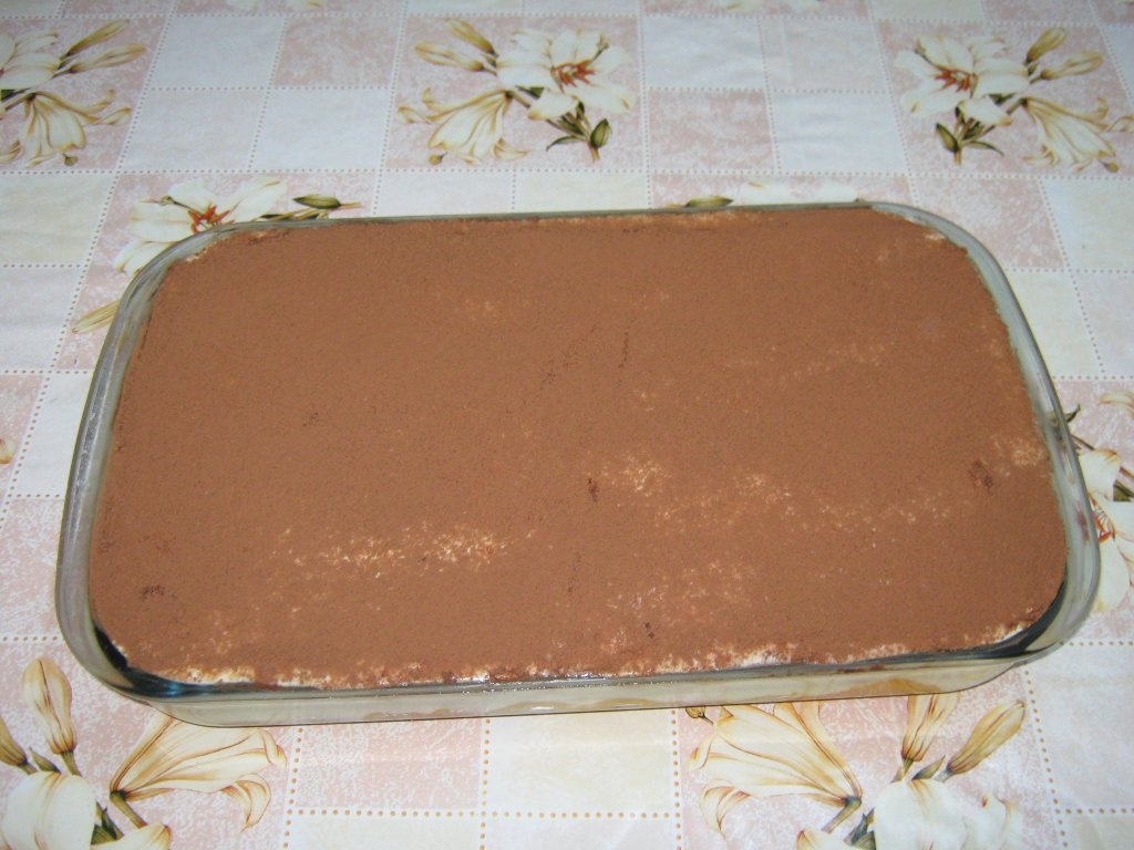 Tiramisu cu piersici