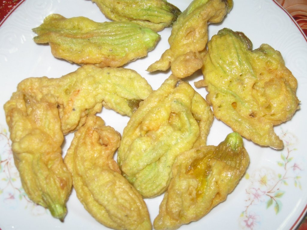 Flori de dovlecei pane