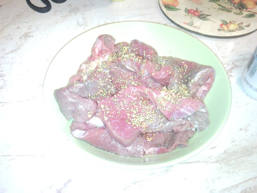 Friptura de vita cu sos rosu