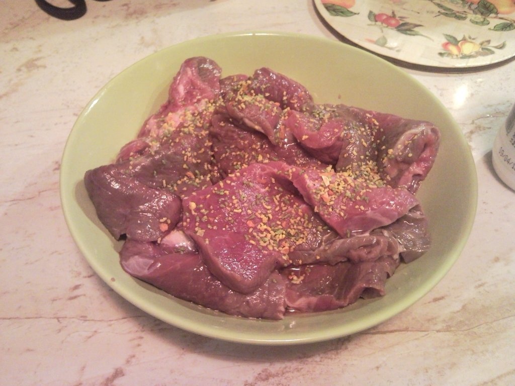 Friptura de vita cu sos rosu