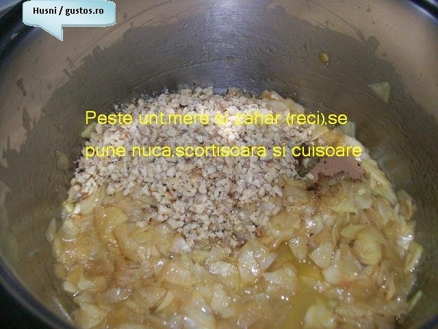 Prajitura cu mere(un fel de apple pie,arab)