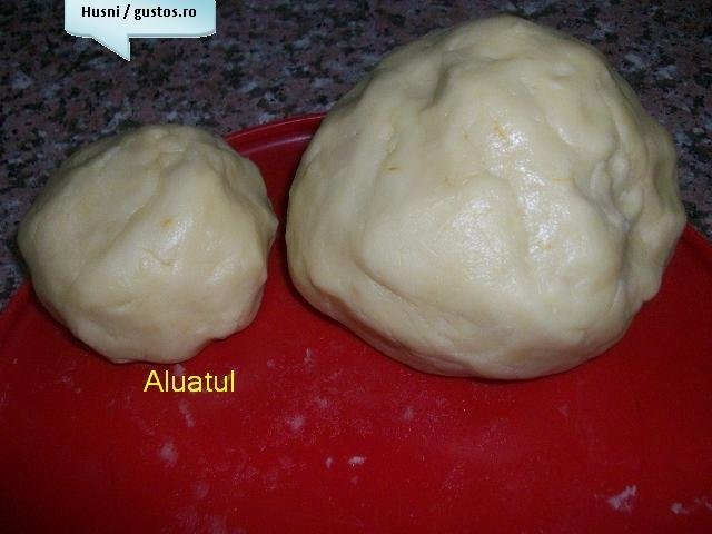 Prajitura cu mere(un fel de apple pie,arab)