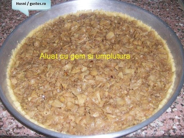 Prajitura cu mere(un fel de apple pie,arab)