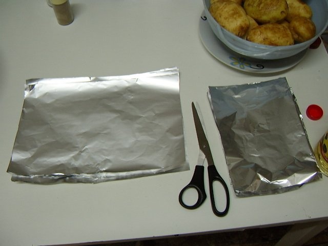 Cartofi in folie de aluminiu cu verdeturi a la Provence