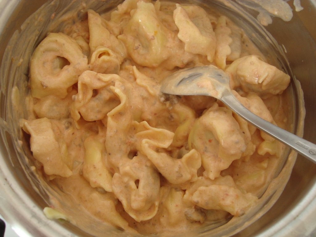 Tortellini cu sos picant