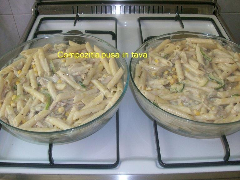 Gratin de penne cu sos