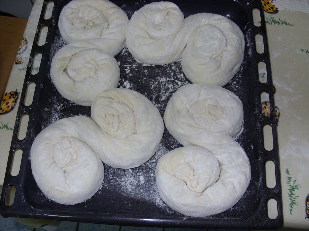 Placinta cu branza si verdeata