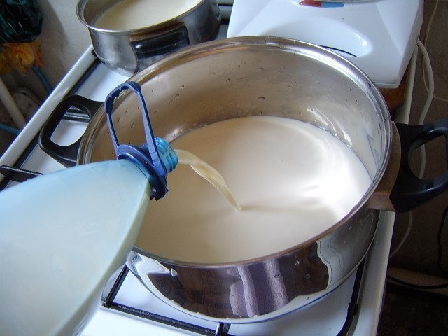 Orez cu lapte si fructe confiate