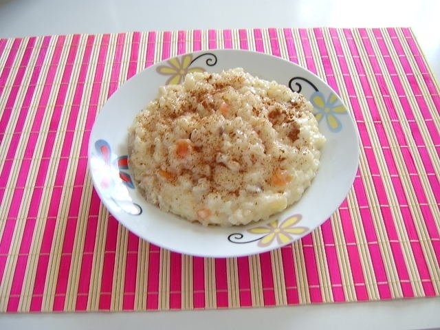 Orez cu lapte si fructe confiate