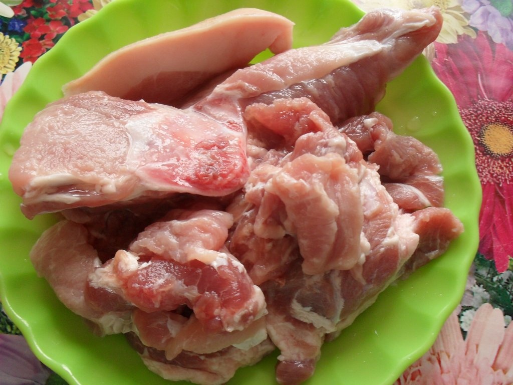 Ciorba taraneasca cu carne de porc si zarzavat de primavara