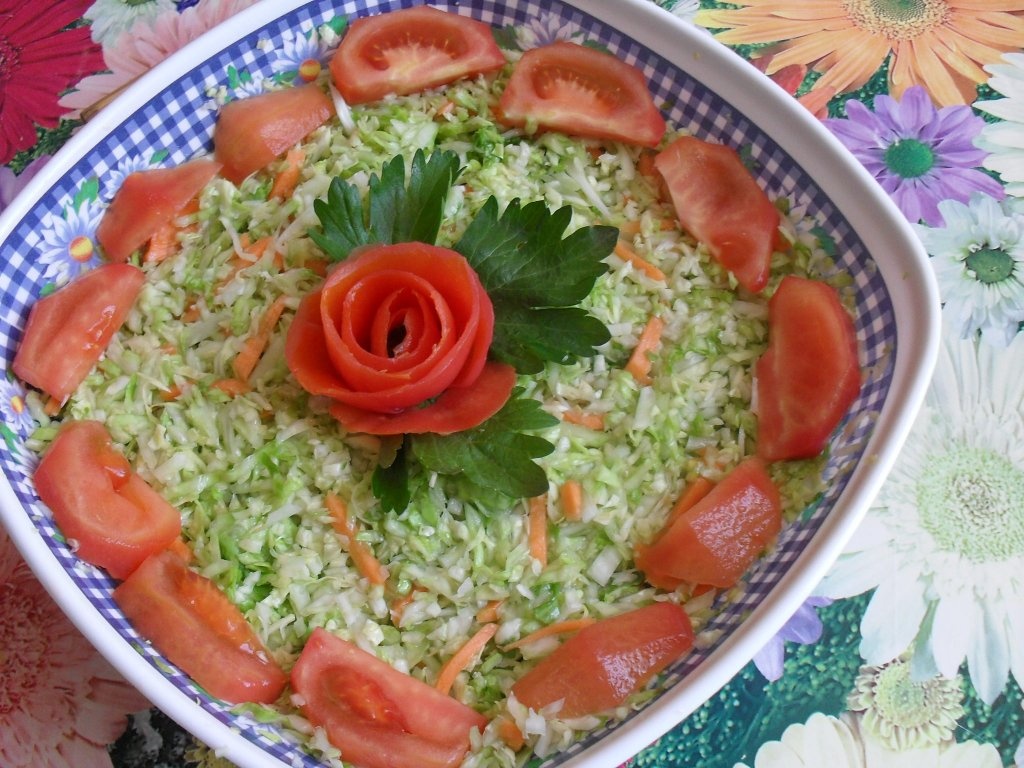 Salata de varza proaspata si morcov, un deliciu!