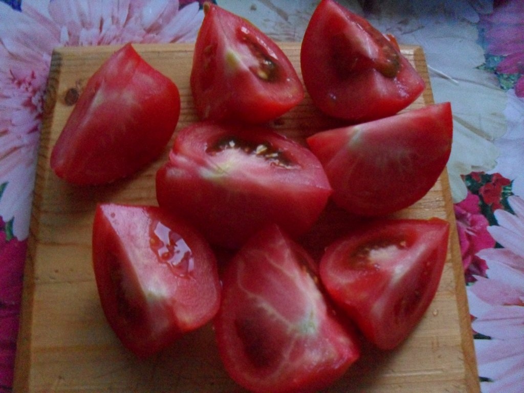 Salata cu rosii, cas si mac