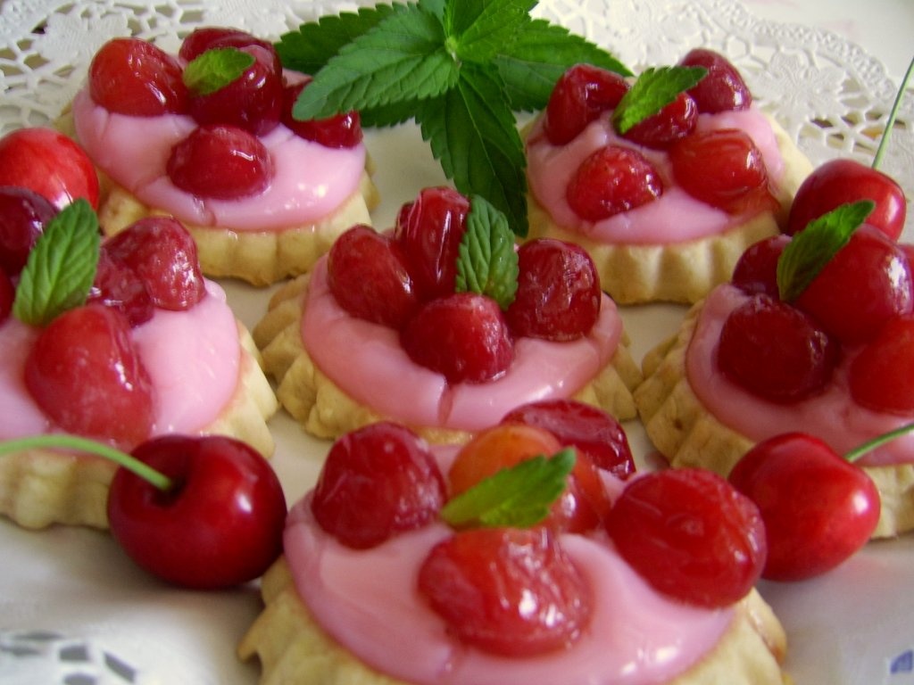 Minitarte cu cirese
