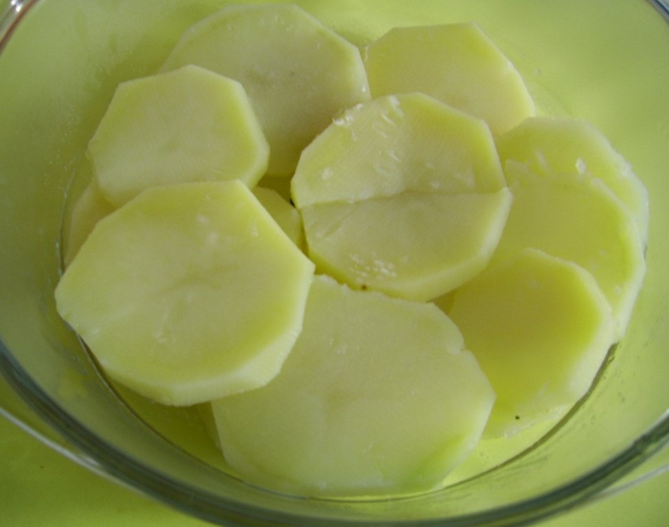 Piept de pui cu cartofi si smantana la cuptor