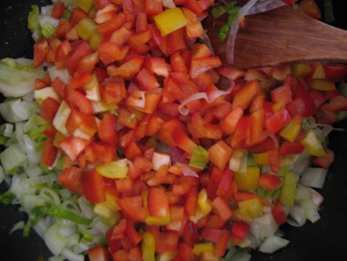 Pastai cu salsa de legume