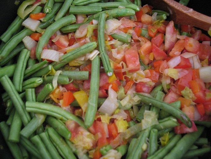 Pastai cu salsa de legume