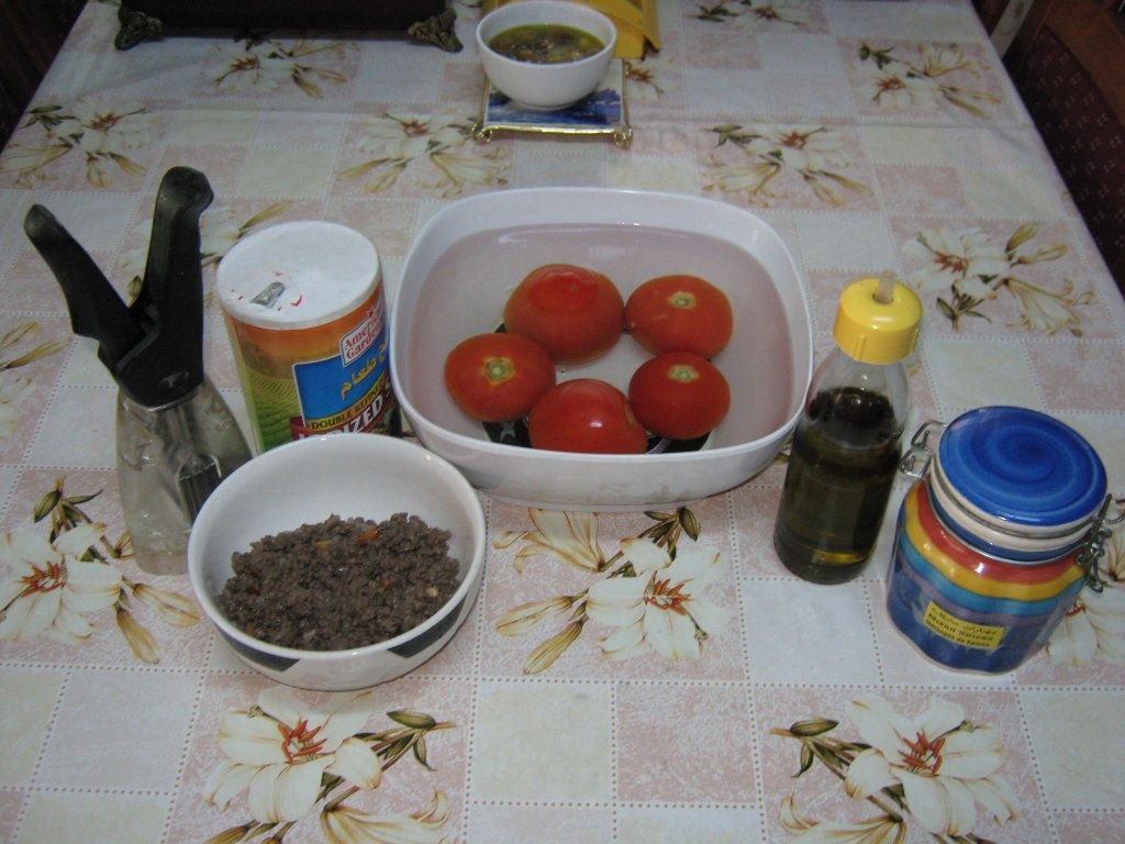 Rosii la tigaie cu carne de vita –“Galaieht  bandora” -specific tarilor arabe