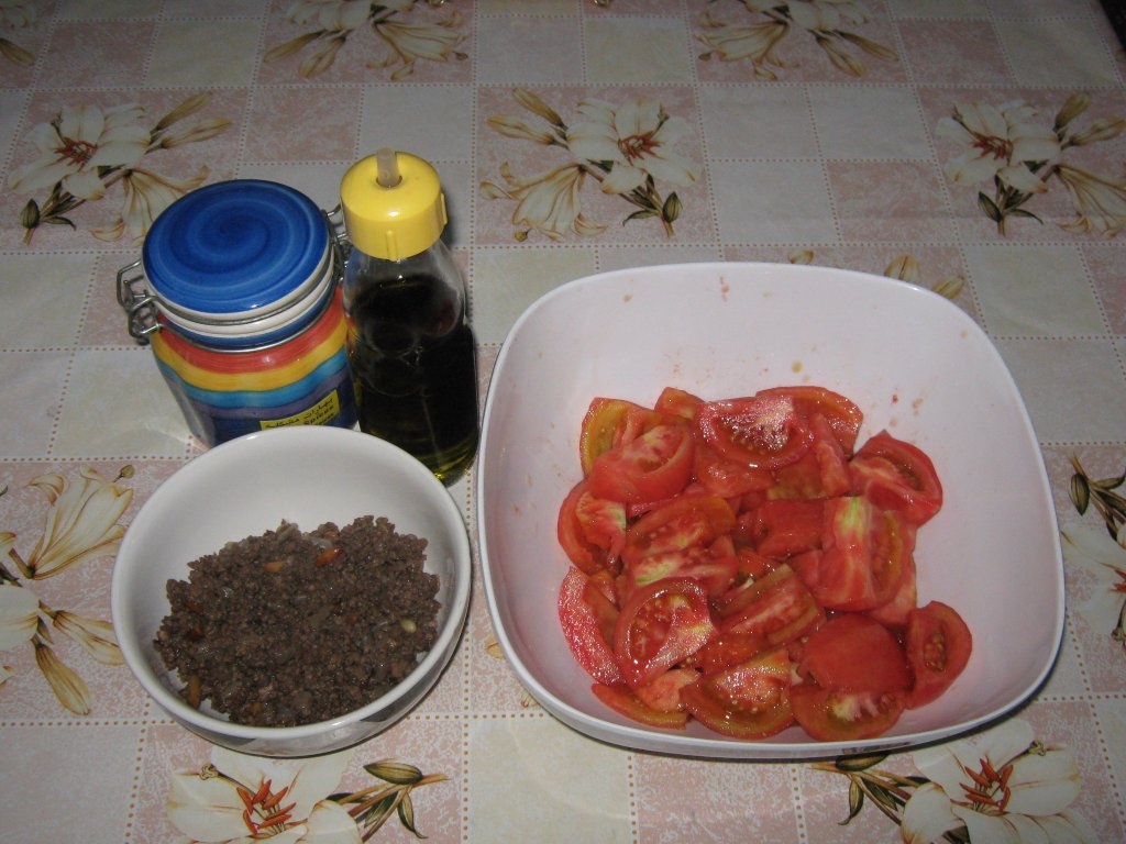 Rosii la tigaie cu carne de vita –“Galaieht  bandora” -specific tarilor arabe