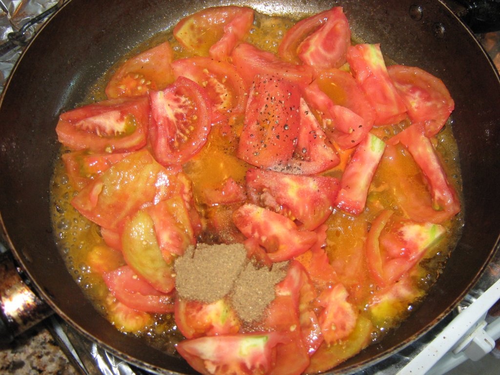 Rosii la tigaie cu carne de vita –“Galaieht  bandora” -specific tarilor arabe