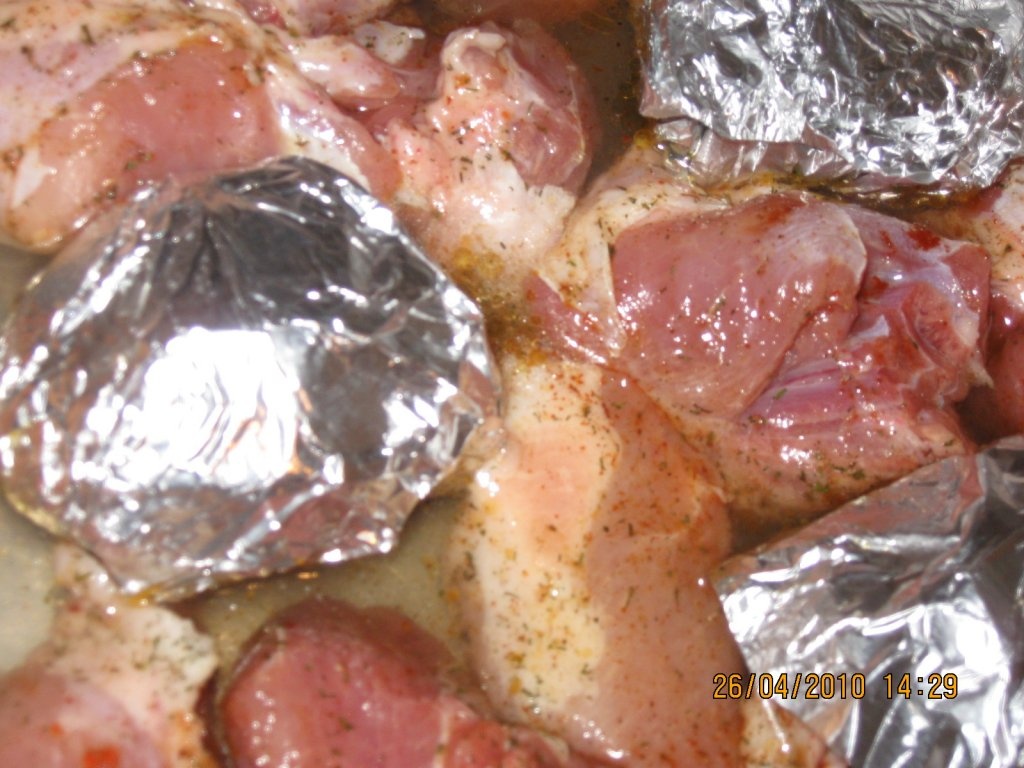 Cuburi de pulpa de porc cu legume la cuptor