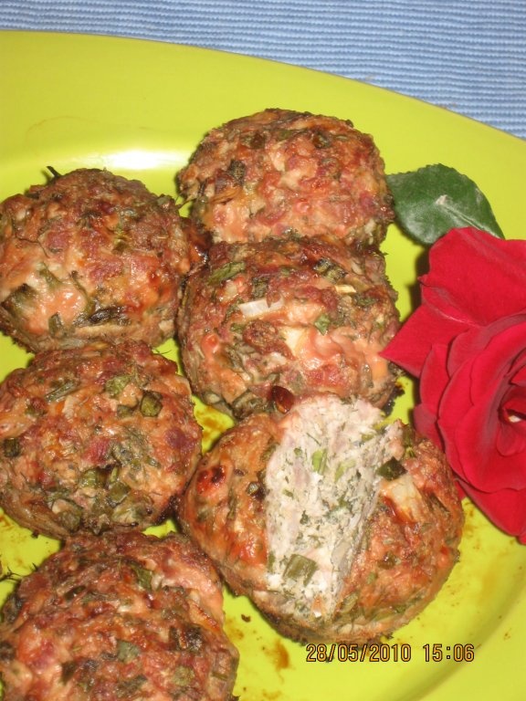 Chiftelute la cuptor in forme de briose