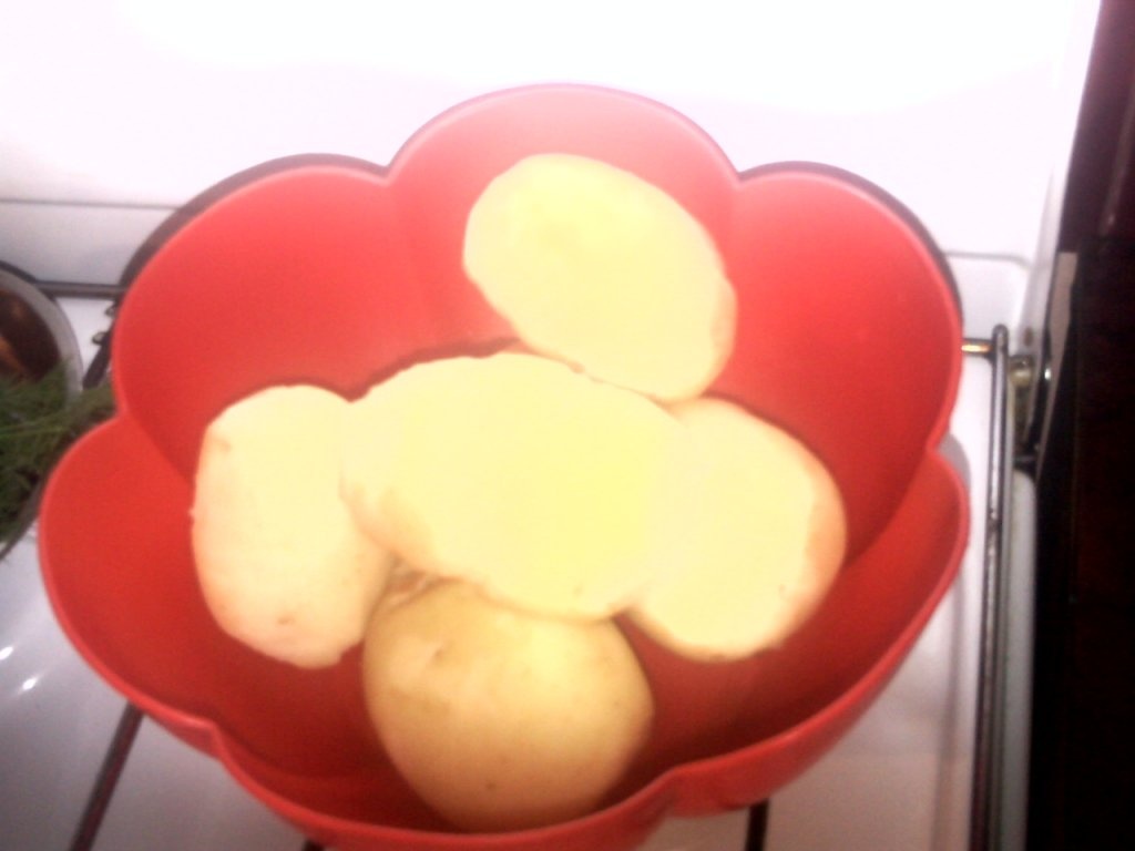 Barcute din cartofi,umplute cu urda