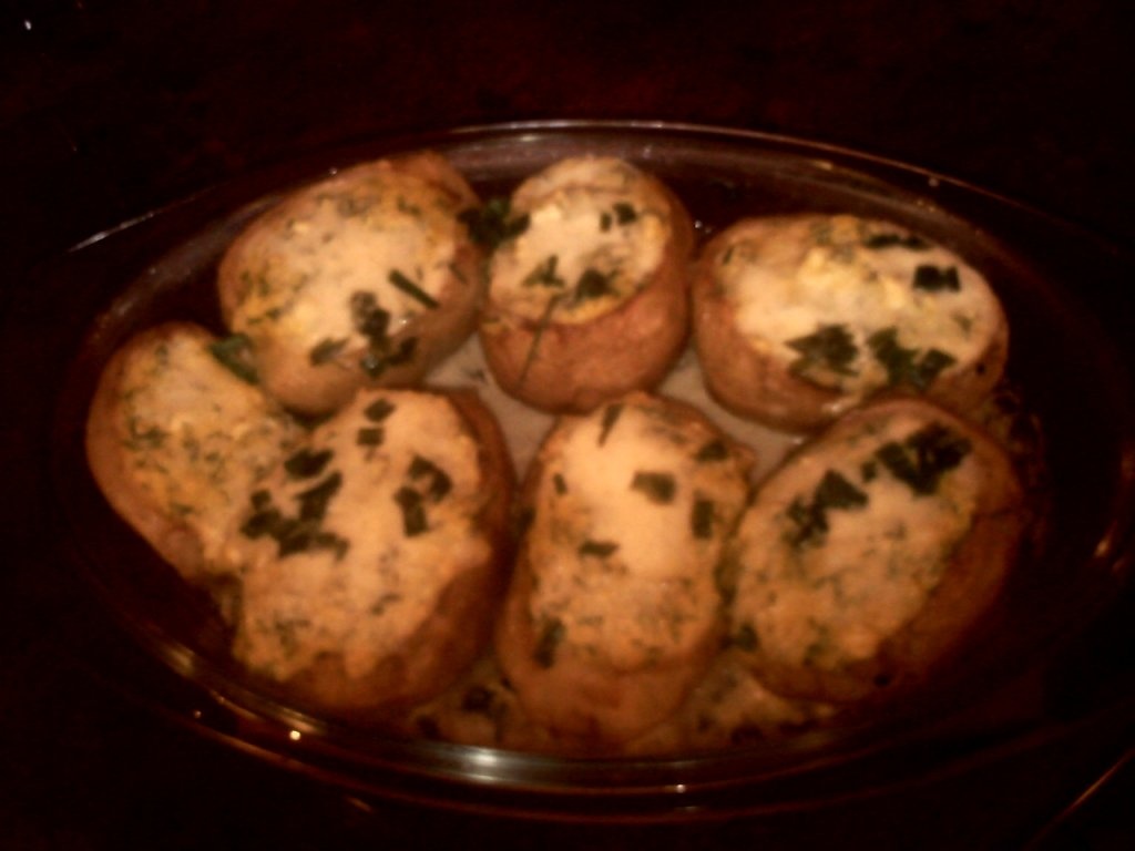 Barcute din cartofi,umplute cu urda