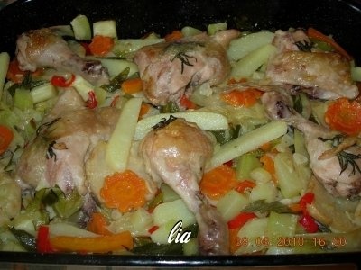 Pulpe de pui, pe pat de legume