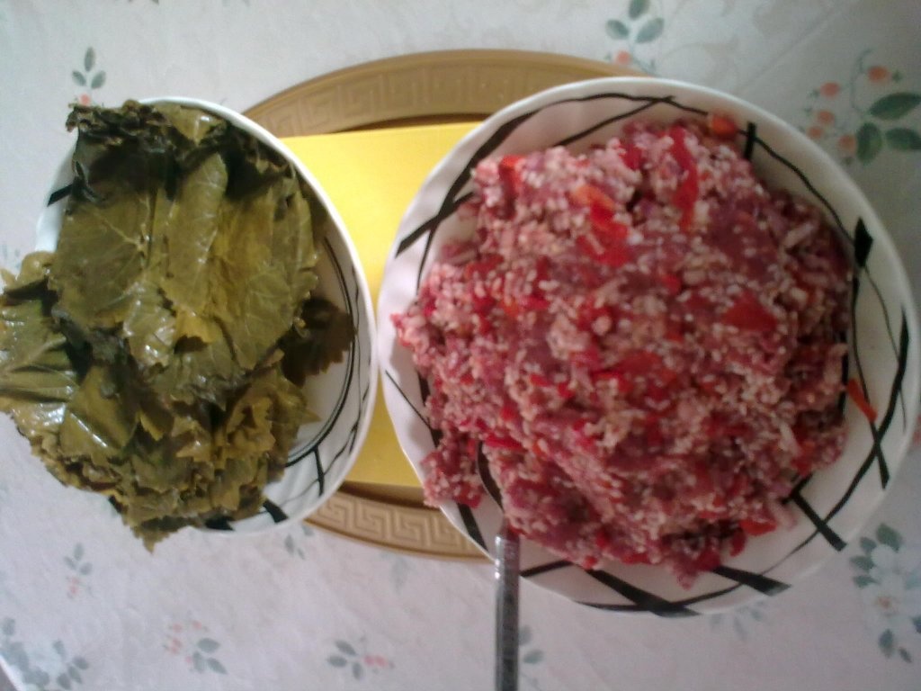 Sarmale cu costita de miel in cuptor