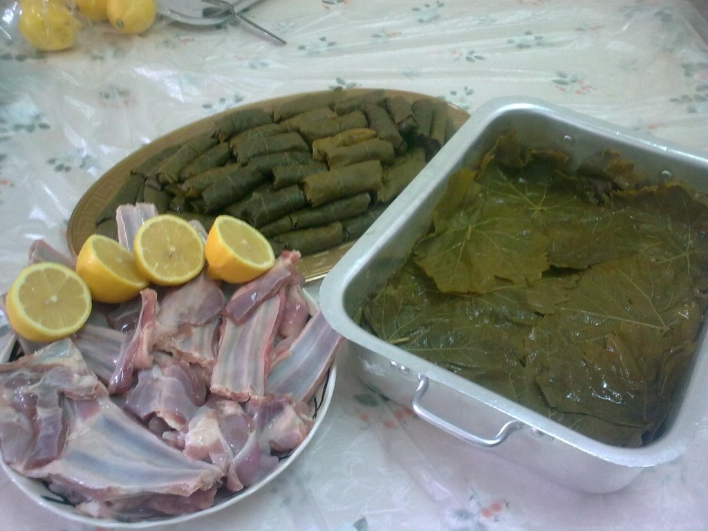 Sarmale cu costita de miel in cuptor