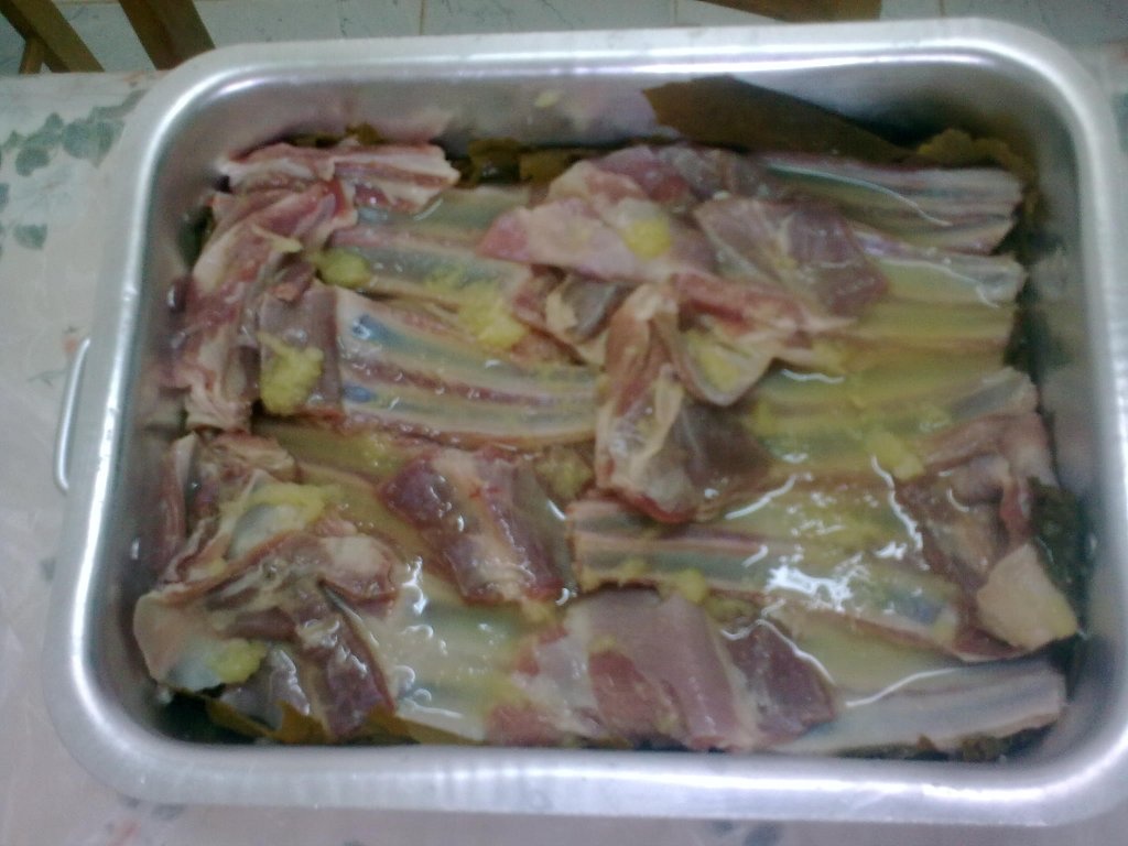 Sarmale cu costita de miel in cuptor