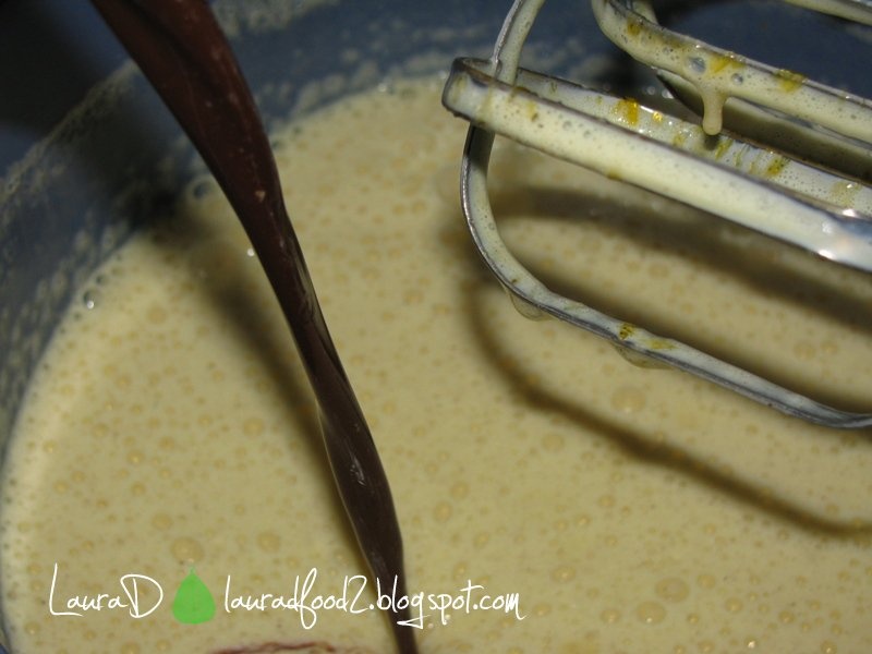 Chec cu frisca si bomboane M&Ms