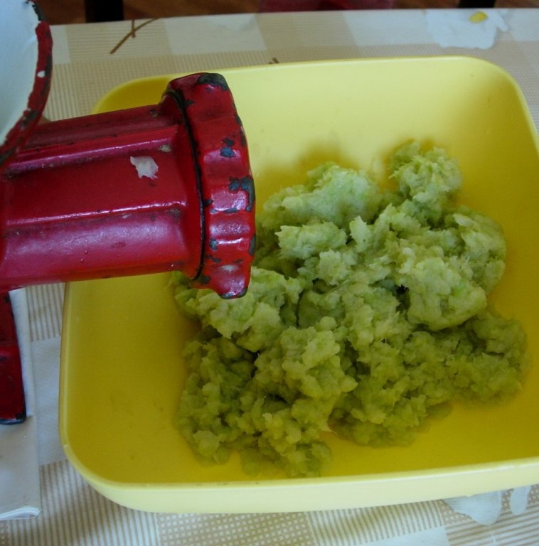 Chec din varza dulce cu mozzarella