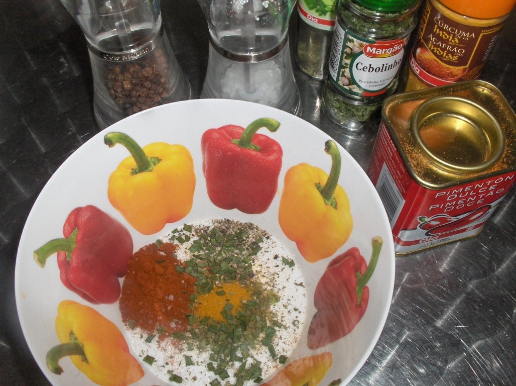 Vinete umplute cu ciuperci si garniturã de cartofii aromati  (Beringelas recheadas com cogumelos)