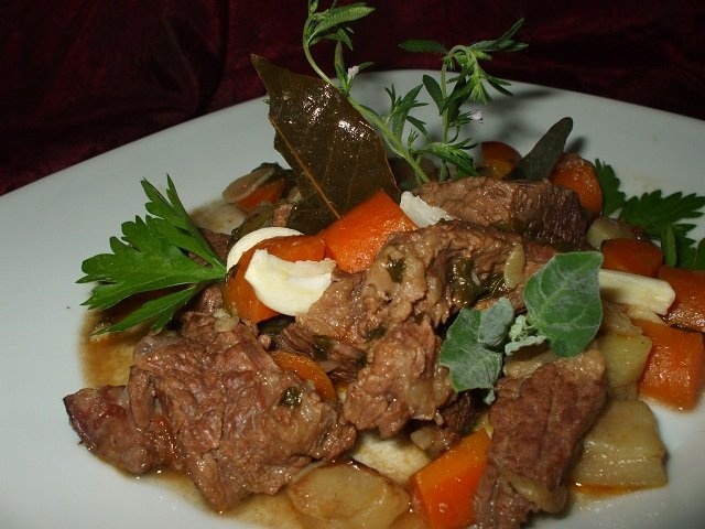 Boeuf Bourguignon/Carne de vita in sos de vin