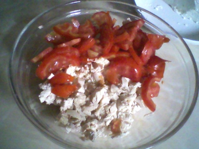 Salata din piept de pui cu branza de oi