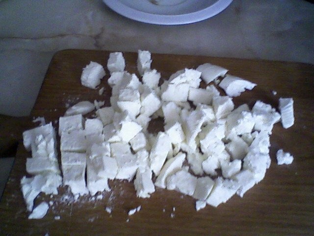 Salata din piept de pui cu branza de oi