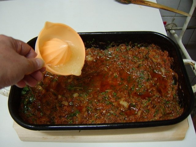 Platica si caras cu sos la tava